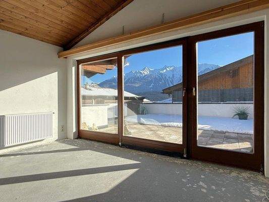 Wohnzimmer mit Terrassenzugang