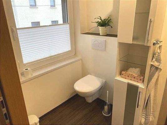 Bad mit Dusche im OG