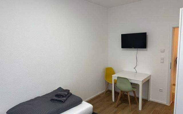 6 Wohnen auf Zeit in Stuttgart Obertürkheim Wohnung 2.jpeg