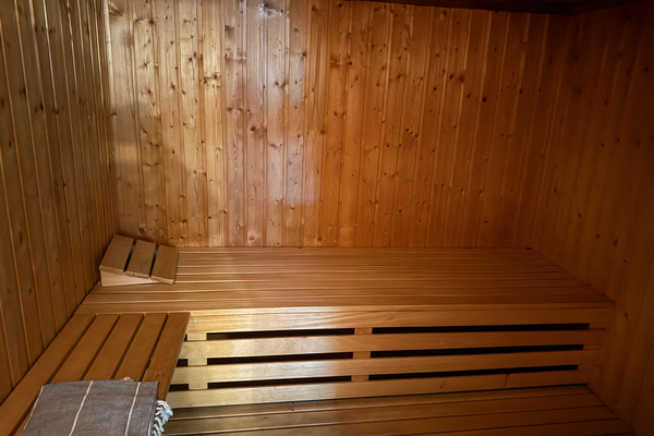 25 Sauna.png