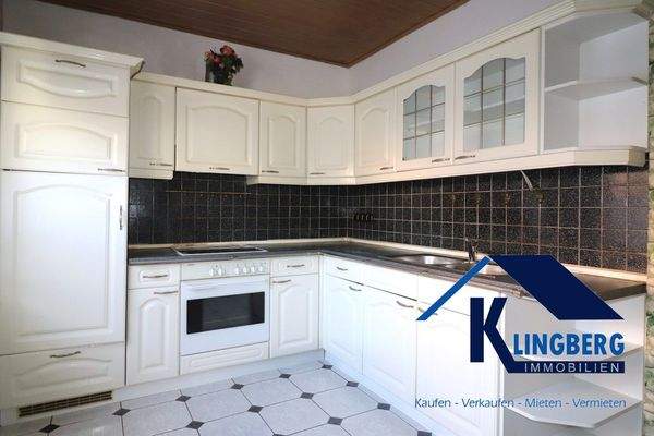 Küche mit EBK im Erdgeschoss