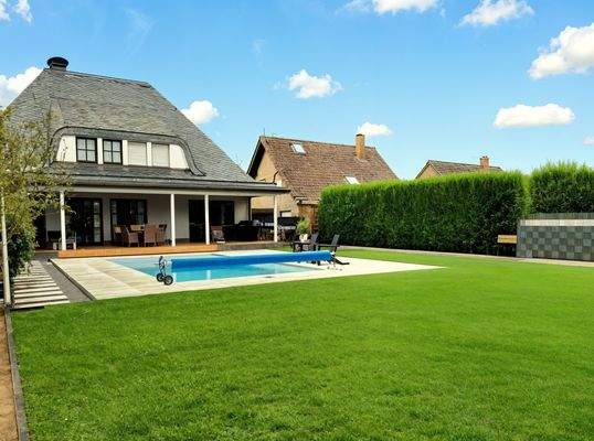 Gartenansicht (KI generiert)