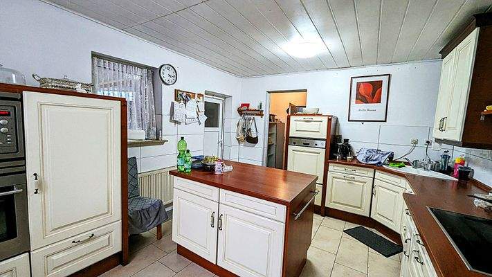 EG große Einbauküche