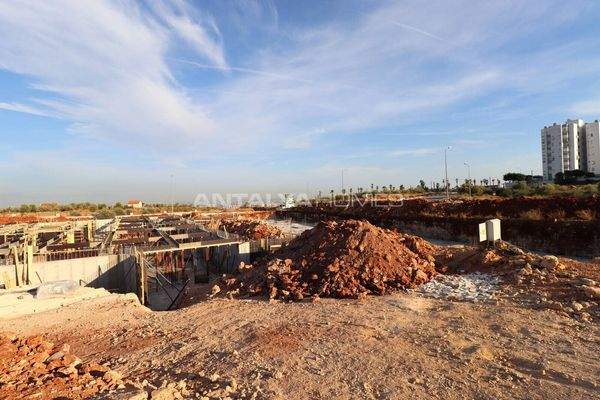 Brand New Apartments in a Complex with Pool in Antalya