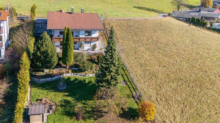 GRUNDSTÜCK MIT ALTBESTAND