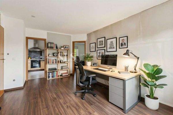 Büro OG - (KI generiert)