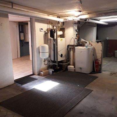 Links die Tür zum Gästezimmer