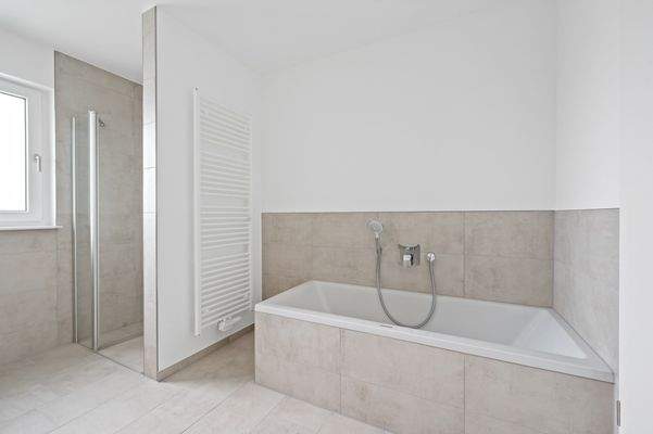 Wohnung 1.2 und 2.2 Bad