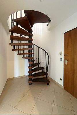 Wendeltreppe ins Dachstudio