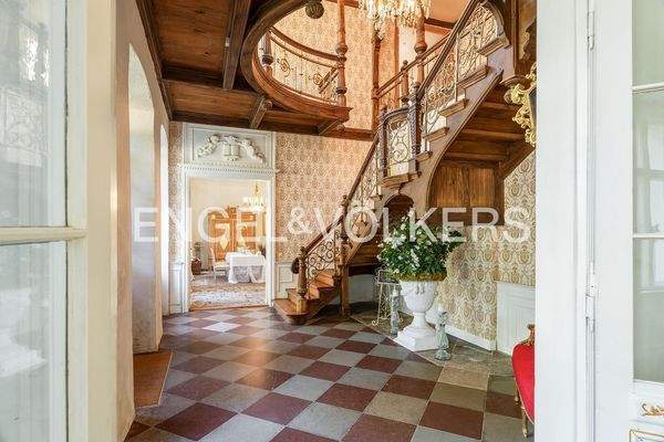 Treppe in das Obergeschoss