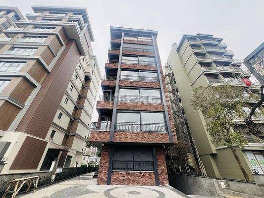 Properties within Walking Distance to the Beach in Kadıköy