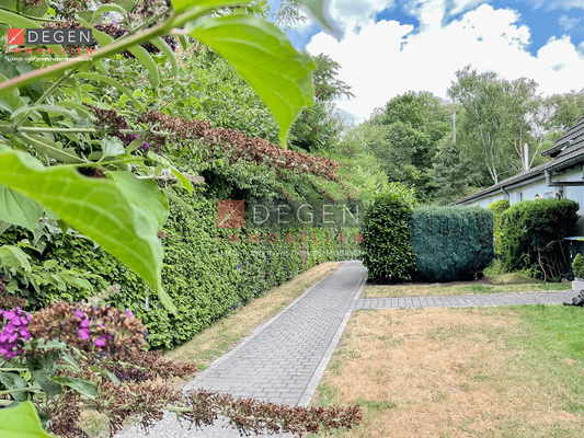 Durchgang zu den Hausnummern Hansastraße 92 a bis e