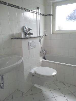 Tageslichtbadezimmer EG-Wohnung, WE 1