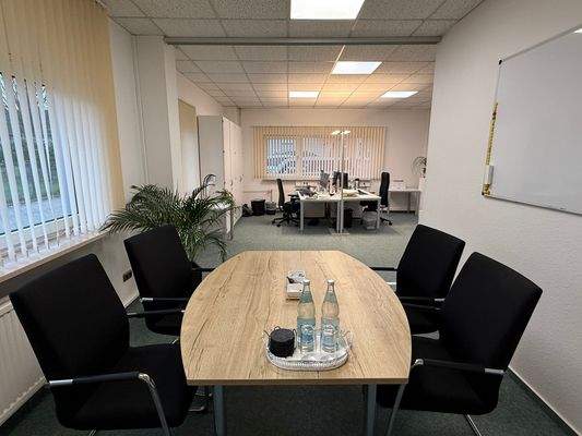 Büro und Besprechungsraum