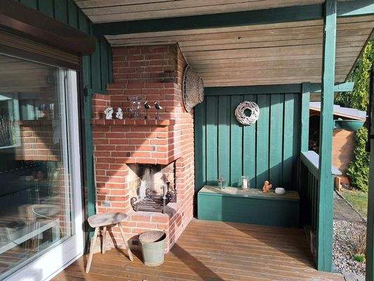 Außenkamin auf der Terrasse