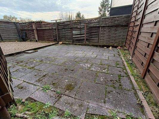 Terrasse hinter dem Haus