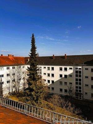 Blick aus Dachluke Innenhof