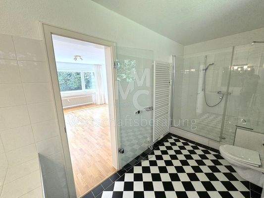 Schlafzimmer mit Bad on suite