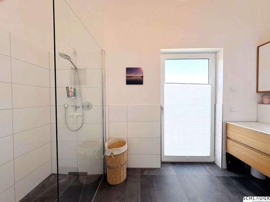 Bad - 2. OG mit Dusche und WC