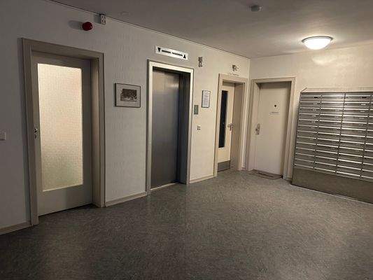 Fahrstuhl.jpeg