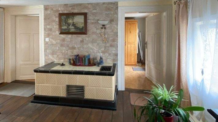 Zimmer mit Ofen