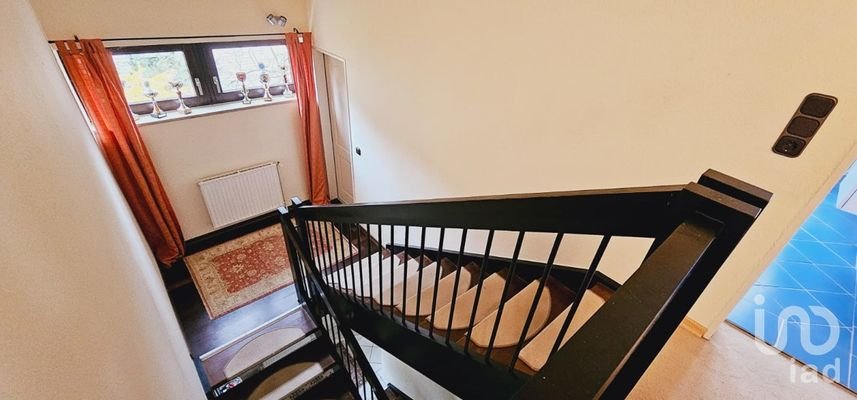 44 Treppenflur zum DG