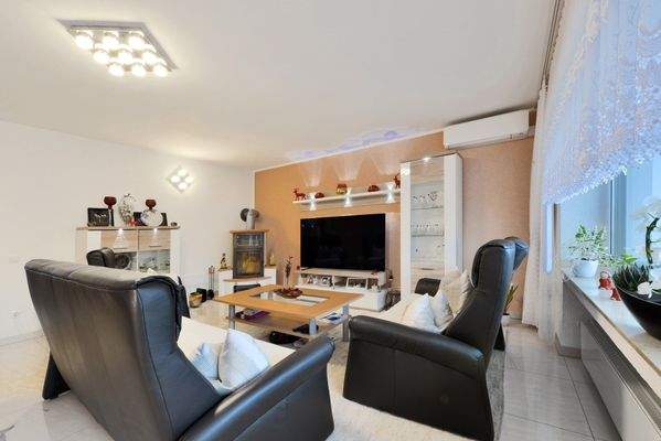 der Wohnbereich mit dem Kaminofen