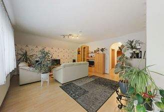Ankommen und wohlfühlen – attraktive 4,5-Zimmer Wohnung in Schwarzach
