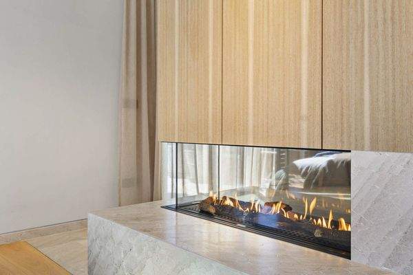 Kamin im Hauptschlafzimmer