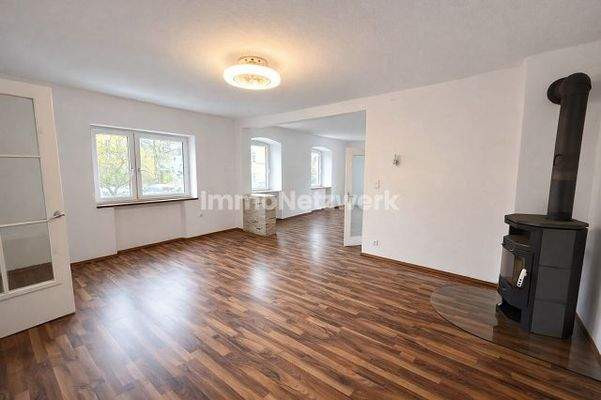 große Wohnung 1 OG Wohnzimmer