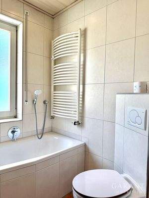 Wanne & Handtuchtrockner- Heizung 