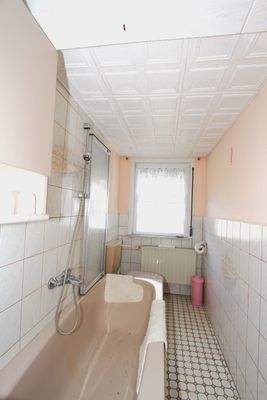 04.06. Badezimmer 1.JPG