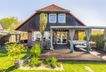 Rückansicht mit überdachter Terrasse