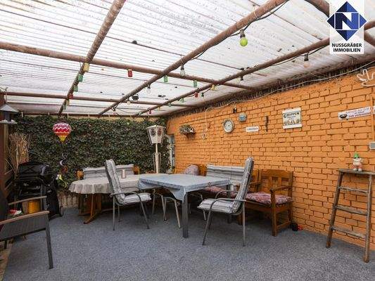 Terrasse bei Gartenhaus