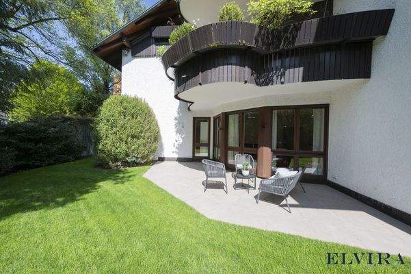 Terrasse mit Blick ins Grüne