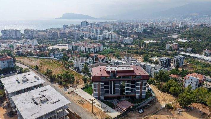 Sea and City-View Flats in a Complex with Pool in Alanya