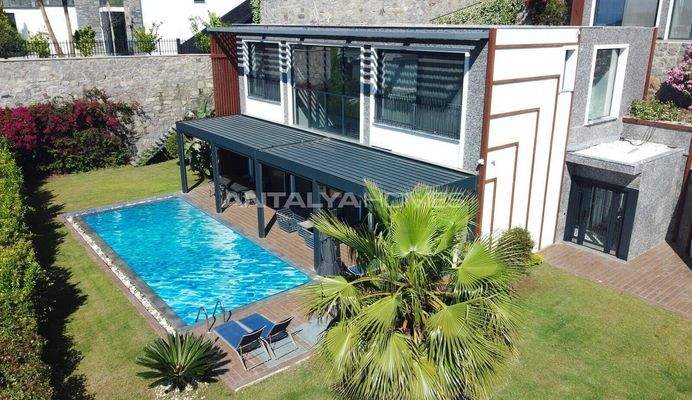House with Sea Views and Private Pool in Bodrum Yalıkavak