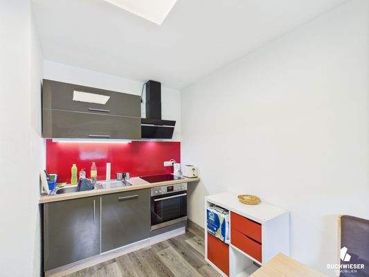 Moderne, praktische Küche 