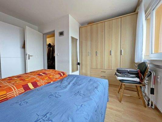 Schlafzimmer - Weitwinkel (2).jpeg