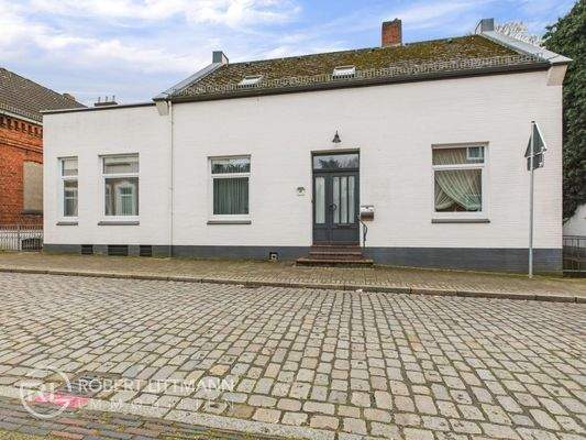 CAM04259G0-PR0083-STILL030