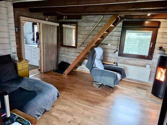 Wohnbereich mit Pelletofen Ansicht 1