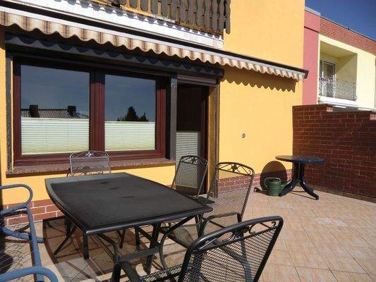 Terrasse vor dem Wohnzimmer