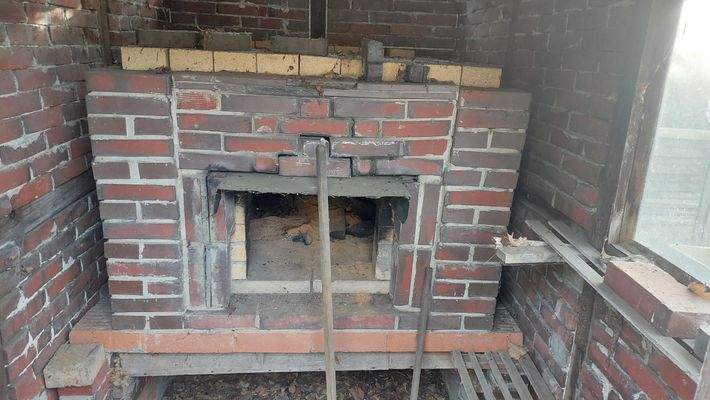 Alter Backofen im Garten 