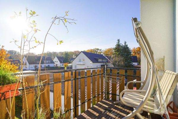 ...gemütlichem Balkon