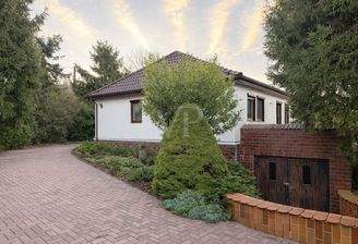 Seitenansicht aktuell mit Parkflächen