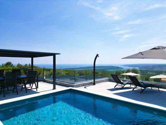 Pool/Sitzplatz mit Meerblick - Haus oben