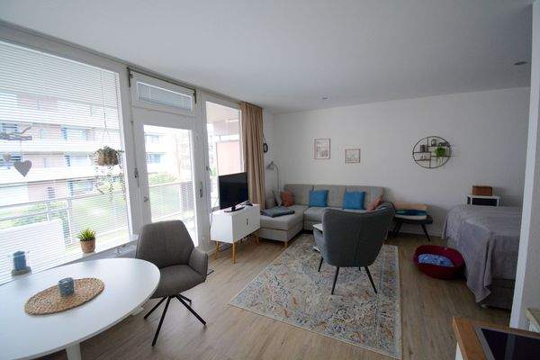 Wohn-/Ess-/Schlafzimmer &amp; Küche