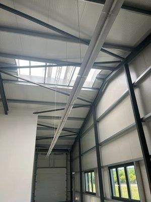 Hallenbau Geschäftsfläche  Lager gross 9.jpg