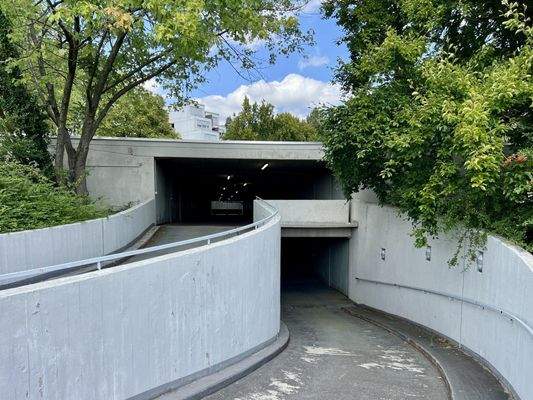 Garageneinfahrt-/Ausfahrt_unten