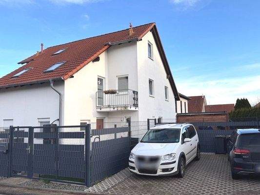 DHH mit 2 Stellplätzen